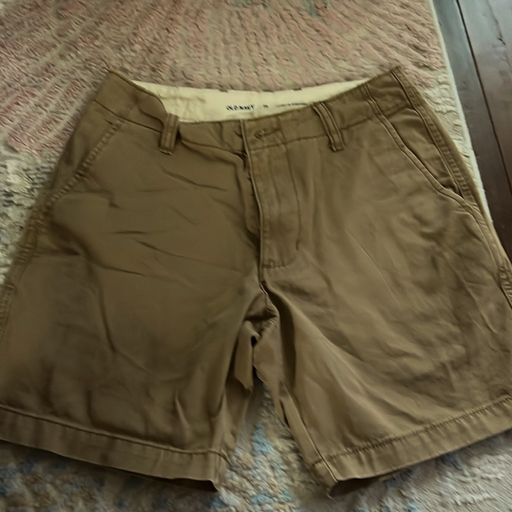 Men’s shorts size 28.